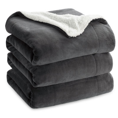 Bedsure GentleSoft™ Sherpa Twin/TwinXL Blanket – Thick All-Season Warm Bed Blanket – Charcoal – Ideal Gift for College Students