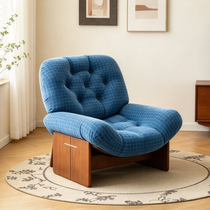 Fauteuil lounge bleu au design moderne et épuré