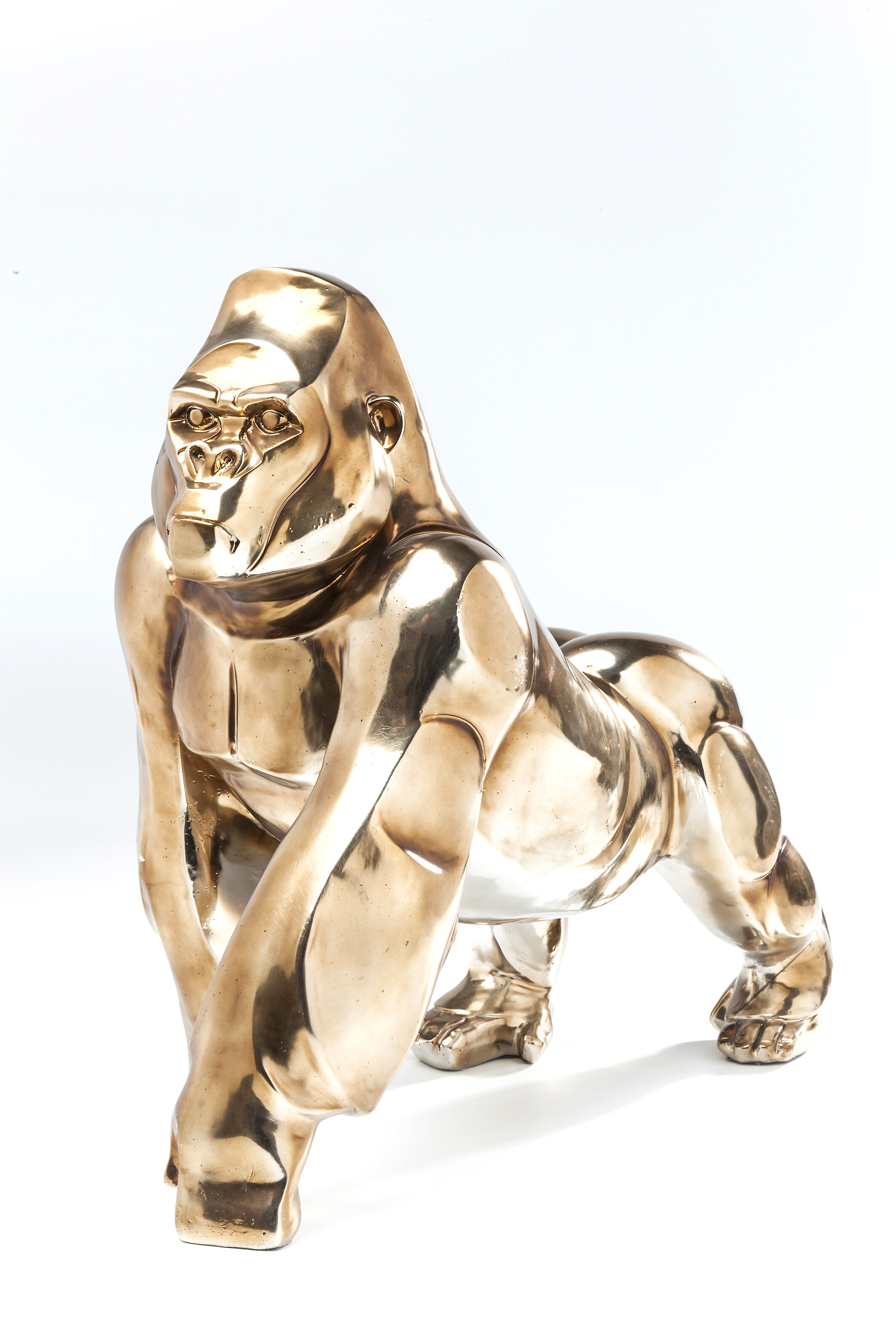 https://assets.wfcdn.com/im/79729725/compr-r85/5465/54655280/deco-figurine-proud-gorilla.jpg