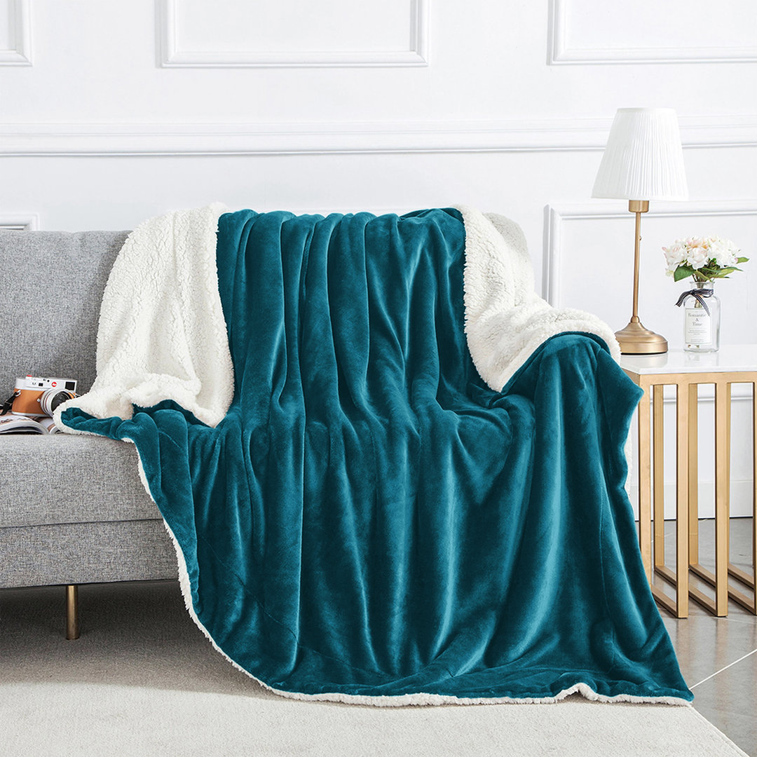 Super Soft Sherpa Fleece Blanket – Reversible Cozy Throw, 240 GSM