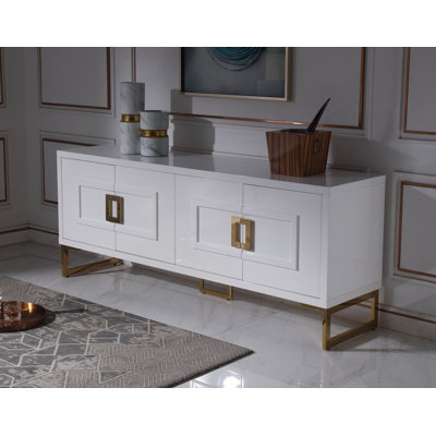 Buffet blanc brillant et champagne Truro