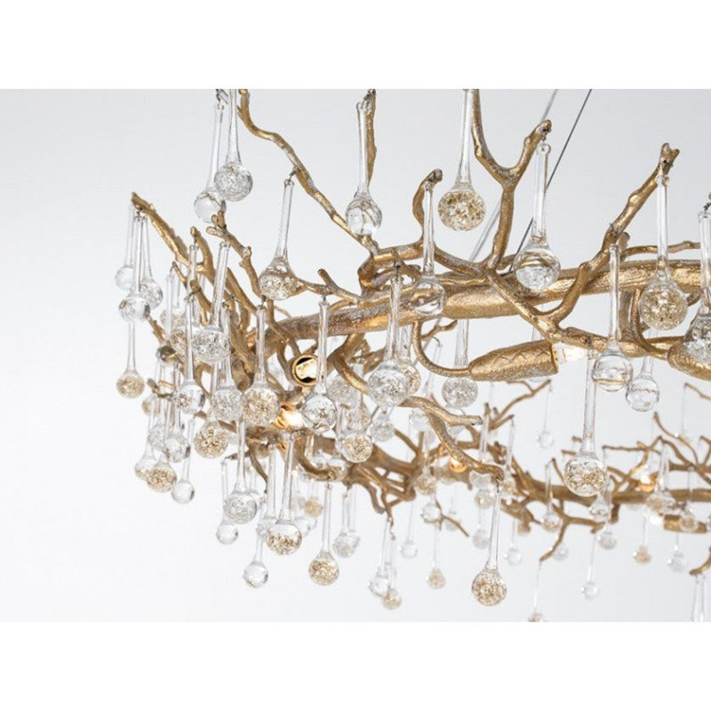 Lustre en forme de goutte Bijout, Laiton, Transparent et blanc, 42” Diameter x 12" Depth x 41" Height