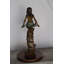Statue de fille sur feuille d'érable en bronze - Superbe finition patinée à la main Serafina, L 23 po x l 18 po x H 44 po