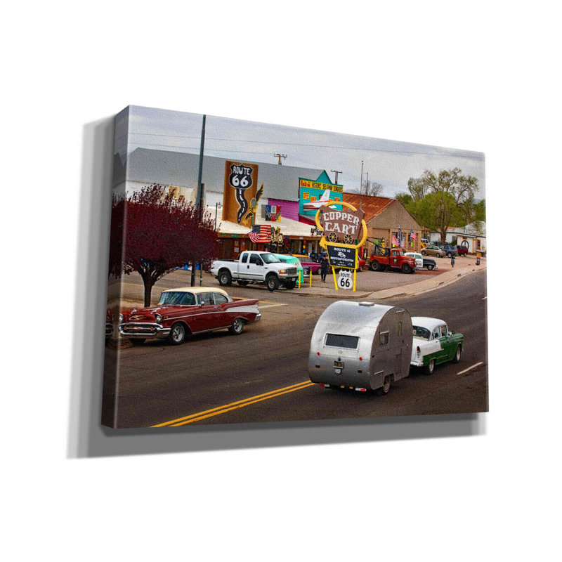 «Route 66 Fun Run Motoporium» par Mike Jones, estampe numérique sur toile, H 18 po x l 26 po x P 0,75 po