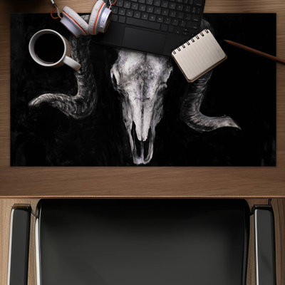 Ram skull grunge style - 14.00"x24.25" Desk mat