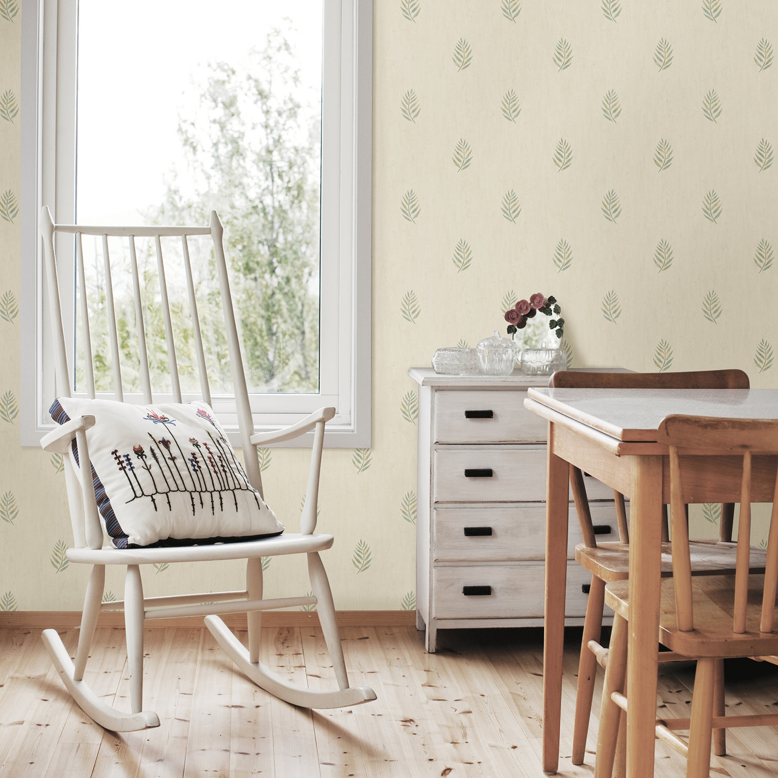 Stevenson Floral Wallpaper, Olive