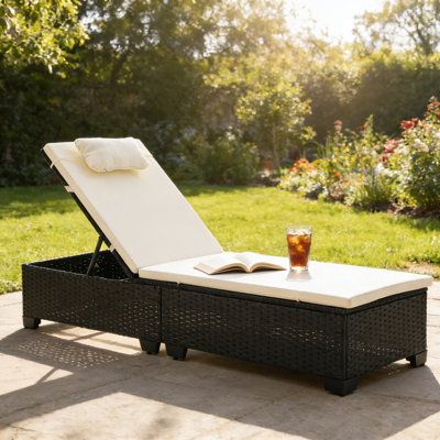 PE Rattan Outdoor Lounge Chair (Single)