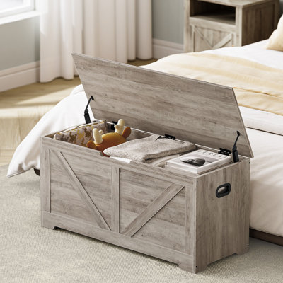 Storage Trunk With 2 Safety Hinges