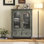 Armoire de rangement Vintage Farmhouse avec 2 portes en verre et 2 tiroirs, bois vieilli pour espaces rustiques et modernes