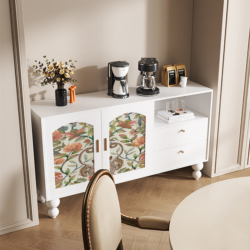 Buffet simple de style européen, Blanc