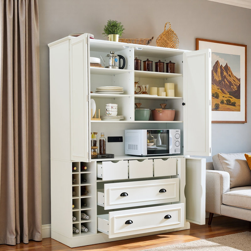 Grand garde-manger de ferme avec 4 portes pliables, prise de courant, tablettes, supports à vin et plateaux de service, Blanc