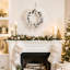 Couronne de baies blanches artificielles de 40 cm (15,75 pouces), couronne d'hiver avec de denses grappes de baies blanches pour la décoration de porte d'entrée, de mur ou de maison de campagne pour les fêtes.