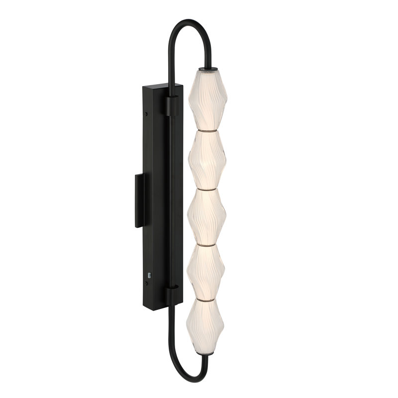  Geode Integrated LED 32in Outdoor Wall in Matte Black with Fluted Striped Glass, 32 inches, Matte Black