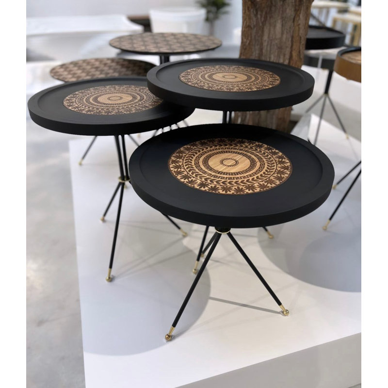 Tables gigognes