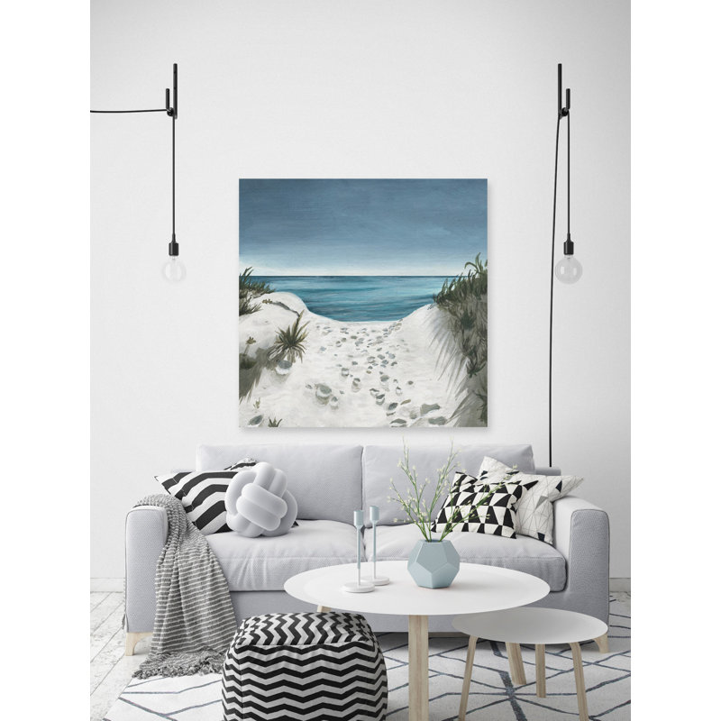 «Beach Footprints» par Eyre Tarney - peinture sur toile tendue, H 32 po x l 32 po x P 1,5 po