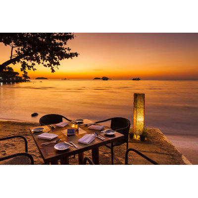 " Cafe On The Beach "