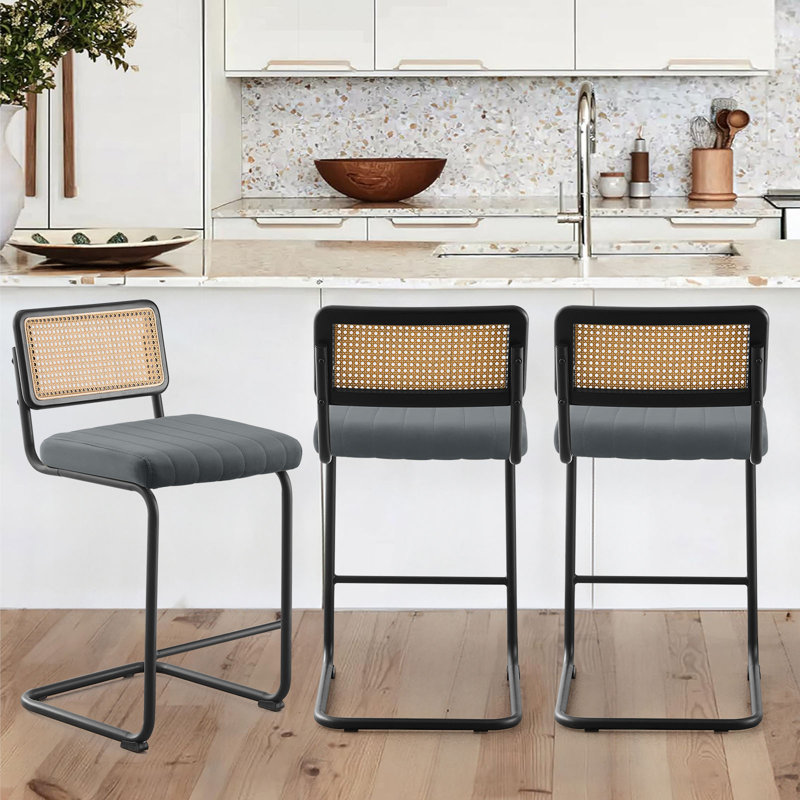 Tabouret de bar et de comptoir en velours Georgios, Velours gris / cadre noir