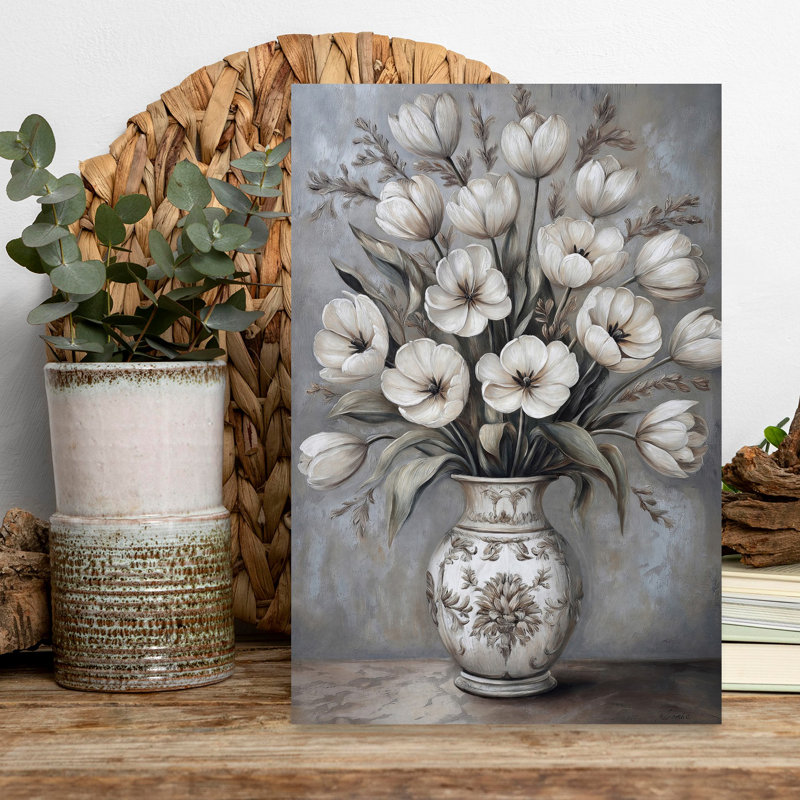 Fleurs blanches, vase antique classique, art contemporain, tulipe, H 18 po x l 12 po