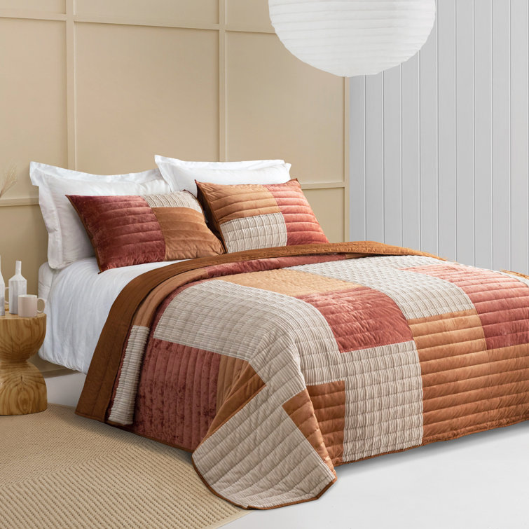 Azell Velvet Reversible 4 Piece Flannel Quilt Set Wade Logan Color: Gold Caramel/Beige/Rust Red, Size: King Quilt + 4 Additional Pieces