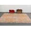 Tapis turc rétro orange vif et beige avec un motif complexe pour un décor unique et élégant dans un style oriental