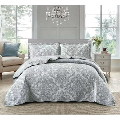 Andrena Bedspread with Pillow Shams Included
