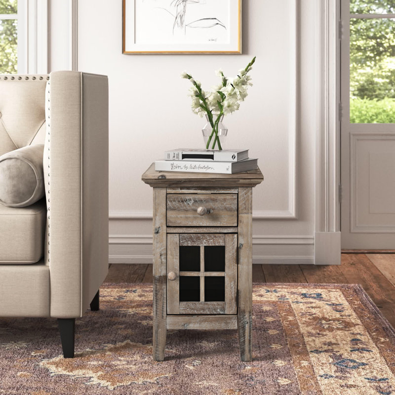 Table de bout en bois massif Kelvin avec rangement et prises intégrées, Gris délavé