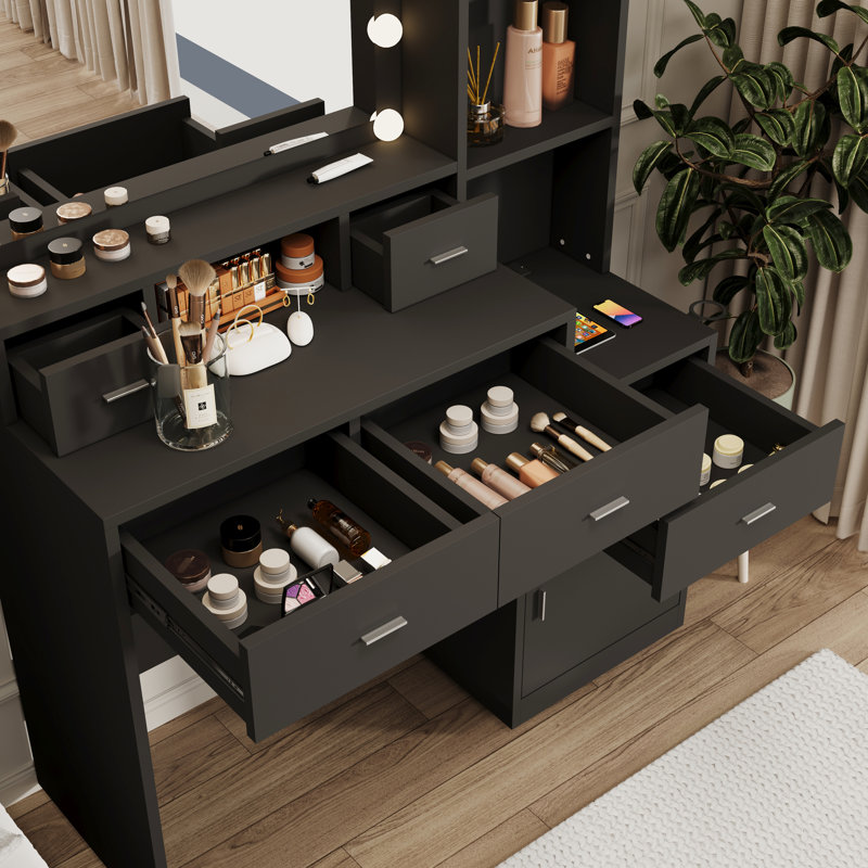 Coiffeuse Coastal avec surface lisse et tiroirs pour le rangement dans la chambre à coucher
