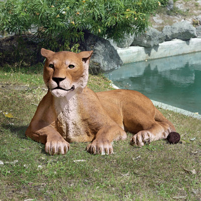 Grand-Scale Lioness Lying Down Statue