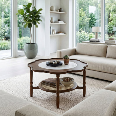 Table basse 31,5 pouces en forme de pétale noyer Mid-Century à 2 niveaux avec plateau en verre craquelé blanc et tablette en rotin