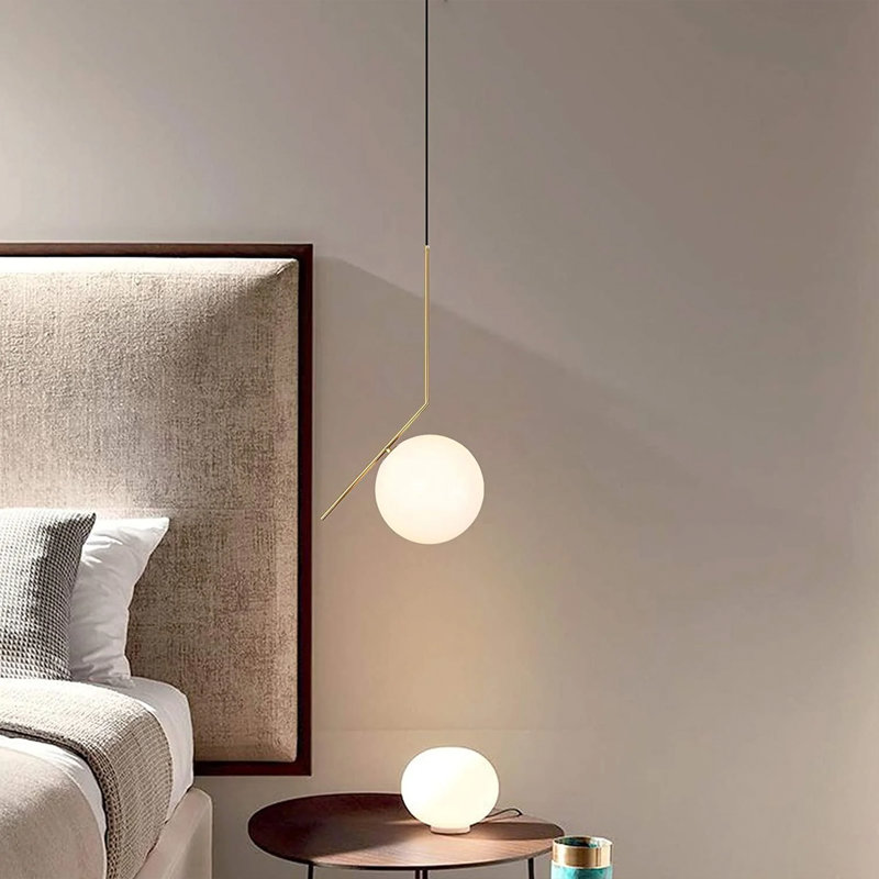 Luminaire suspendu Holmgren grand, H 28 po x l 12 po x P 12 po