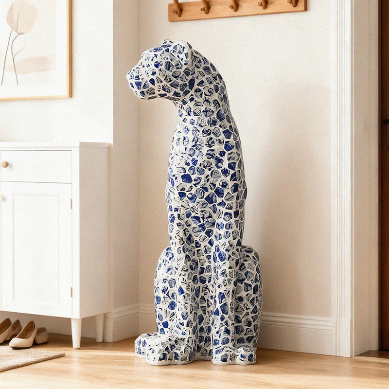 Figurines et objets décoratifs modernes en porcelaine