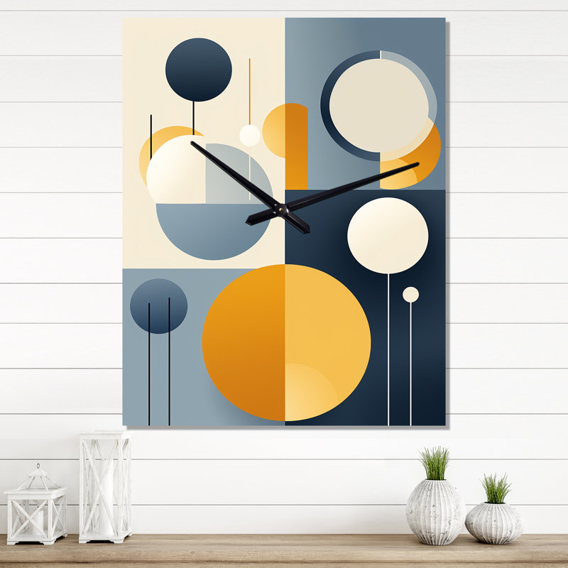 Horloge murale graphique sur fond géométrique jaune et bleu II - Mid-Century moderne, H 28 po x l 12 po x P 1 po