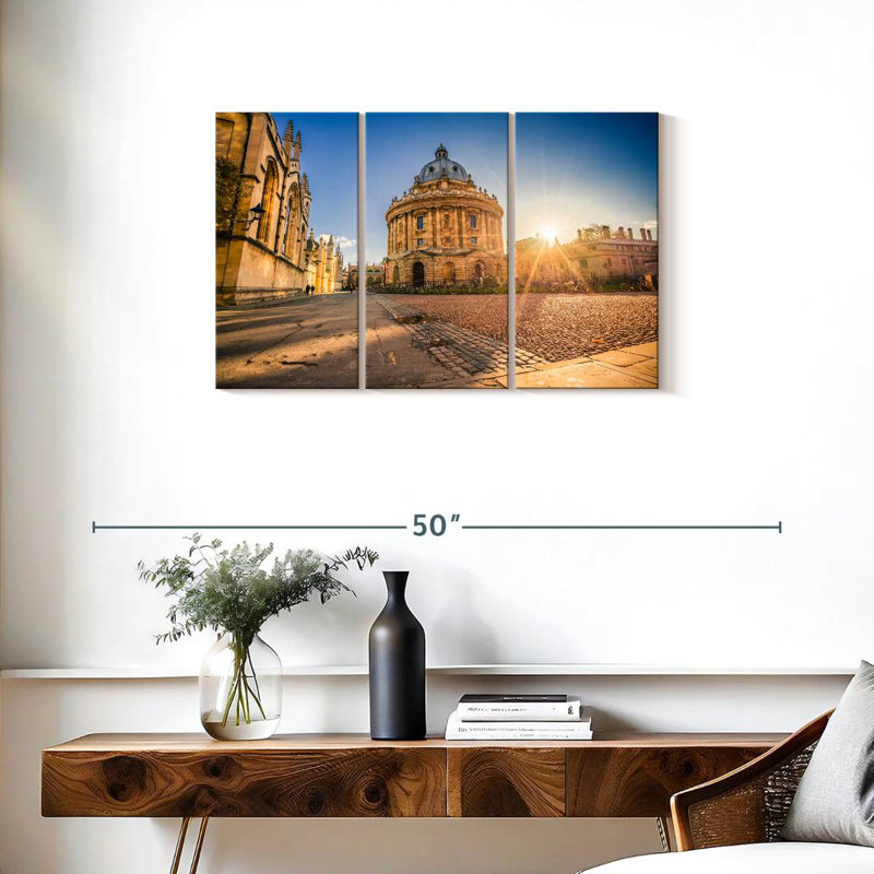Lilie Sunlit Radcliffe Square, 20" H x 33" W