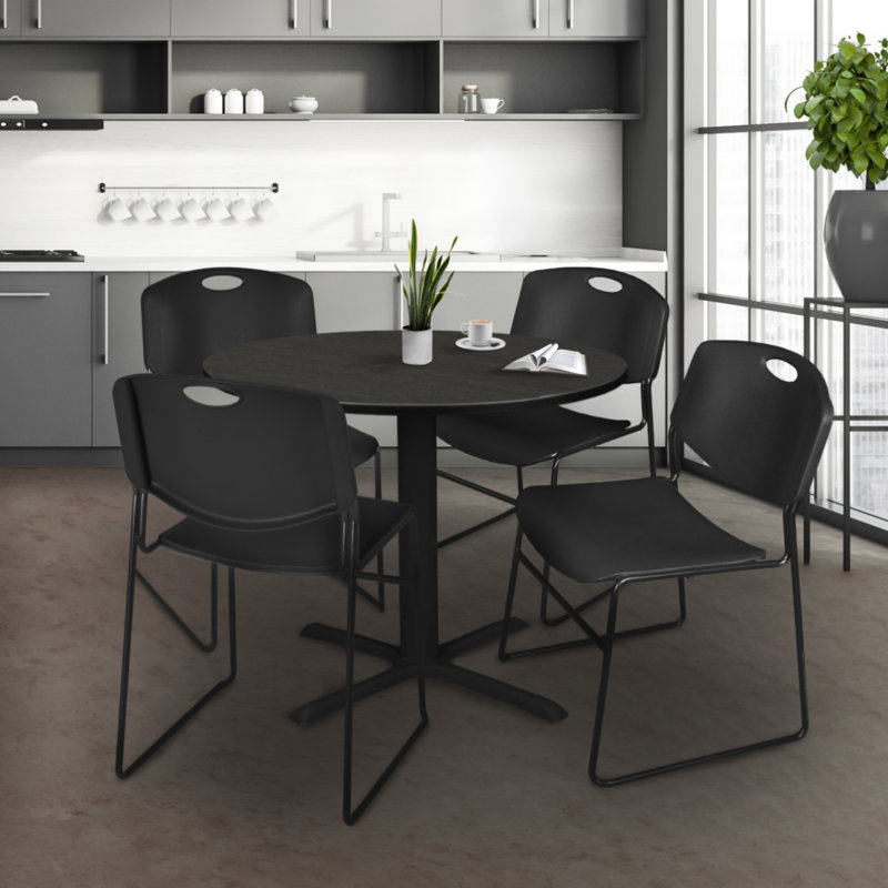Table ronde Regence Cain et 4 chaises empilables Zeng, Gris cendré / noir, H 29 po x L 42 po x P 42 po