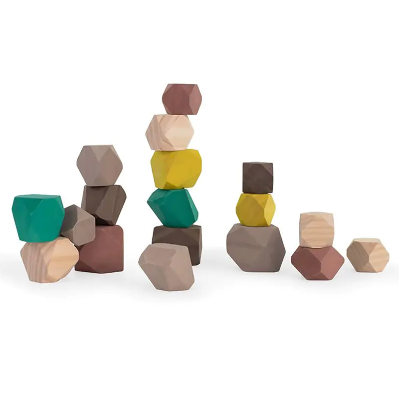 Imposantes pierres en bois