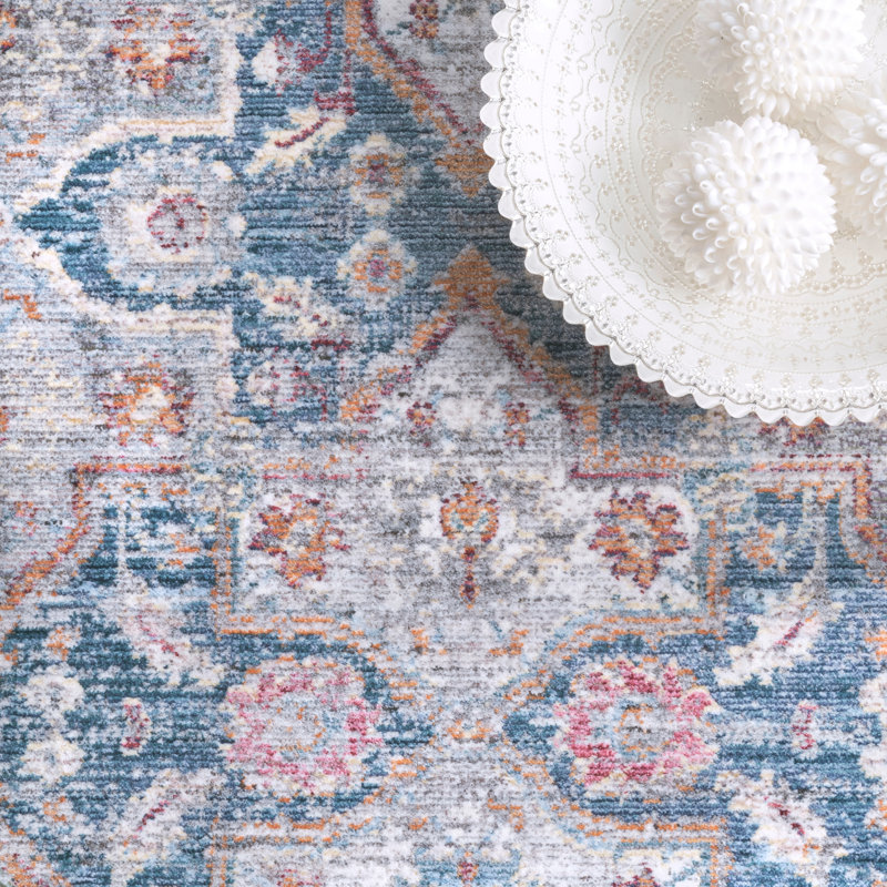 Tapis bleu / gris / rouge Lininger, Rectangle 5 pi 3 po x 7 pi 7 po