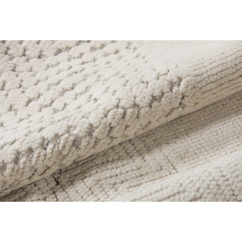 Hearthstone Hand Knotted Wool Area Rug in Ivory, Rectangle 3' x 5'