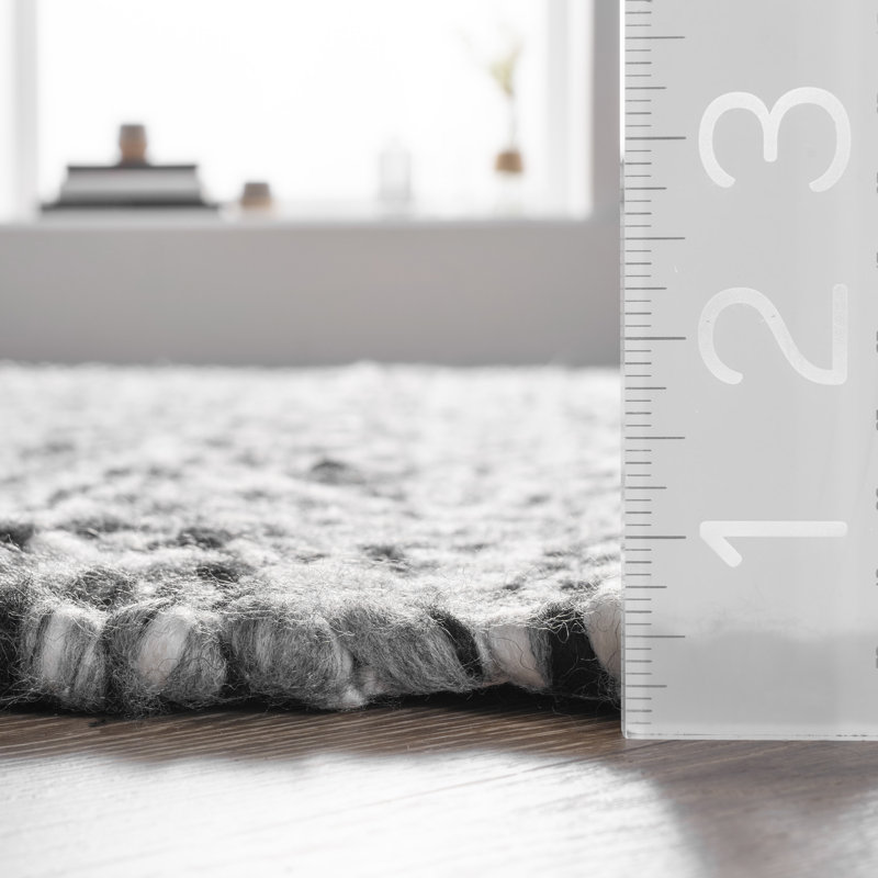 Kallye Chevron Striped Flatweave Ivory/Light Gray Indoor/Outdoor P.E.T. Area Rug, Rectangle 6' x 9'