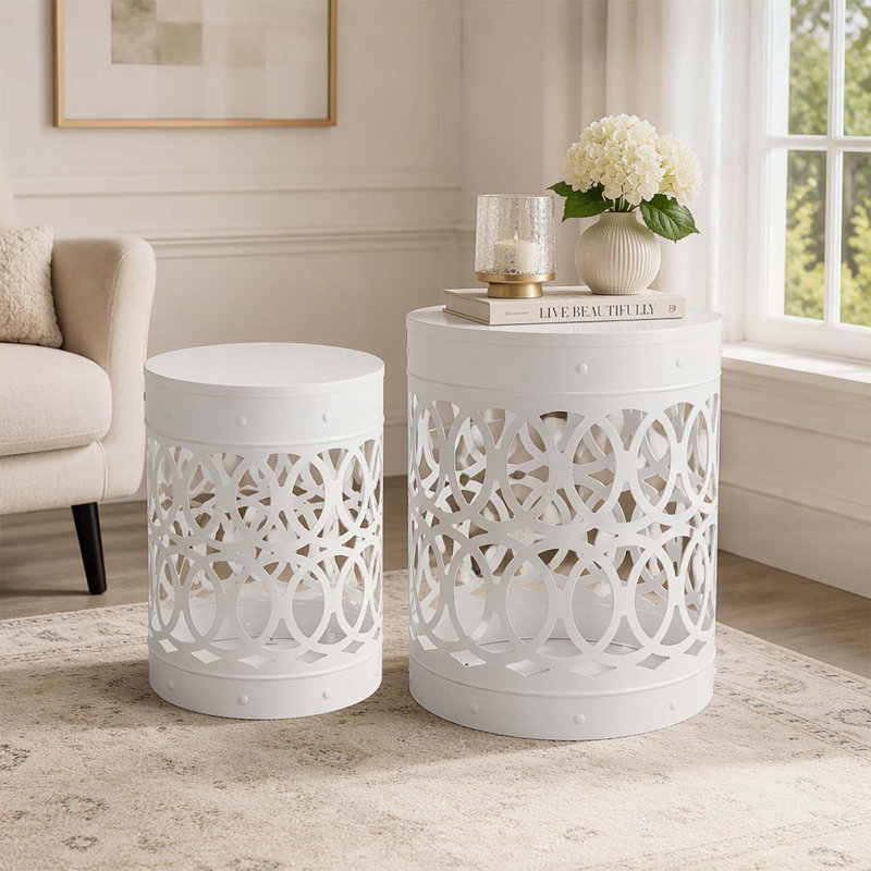 Ensemble de tables d'appoint d'extérieur modernes en métal avec design en fer découpé, durable et élégant pour tout espace de vie.