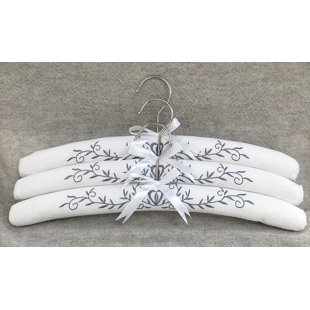 Metal Non-Slip Standard Hanger (Set of 3)