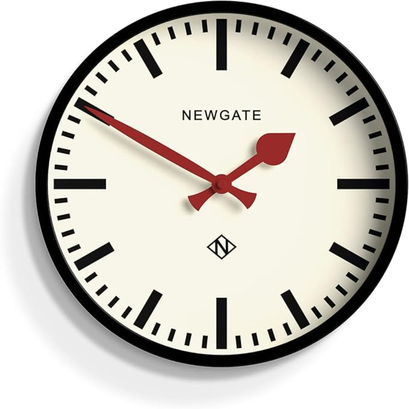 NEWGATE® The Luggage Wall Clock - Clock - Analogue Wall Clock - Retro Clock - Kitchen Wall Clocks - Round Wall Clock - British Design - Station Clock ( Hands)