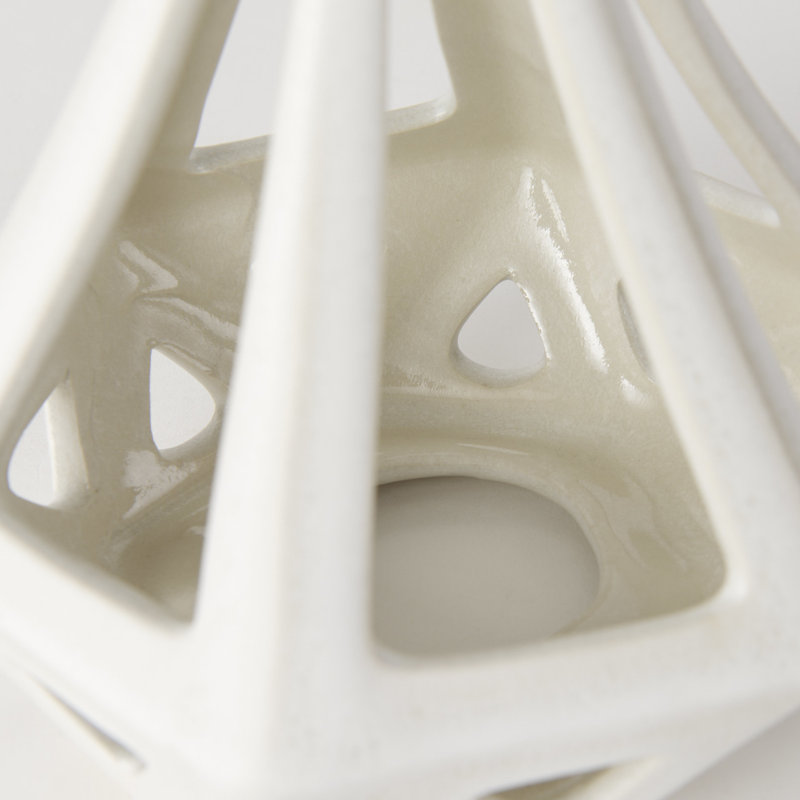 Snider Figurines & Sculptures, White