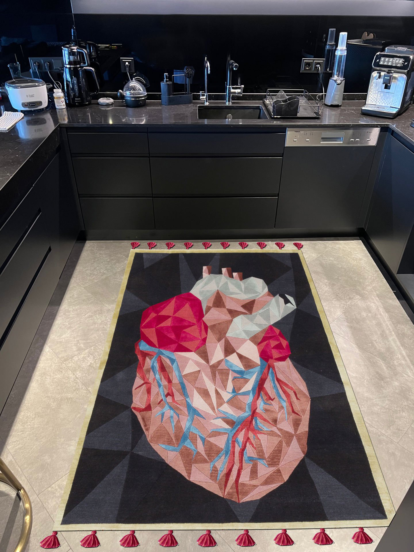 Red Barrel Studio® Heart Figure Multi-Colored Fringed Woven Base Rug ...