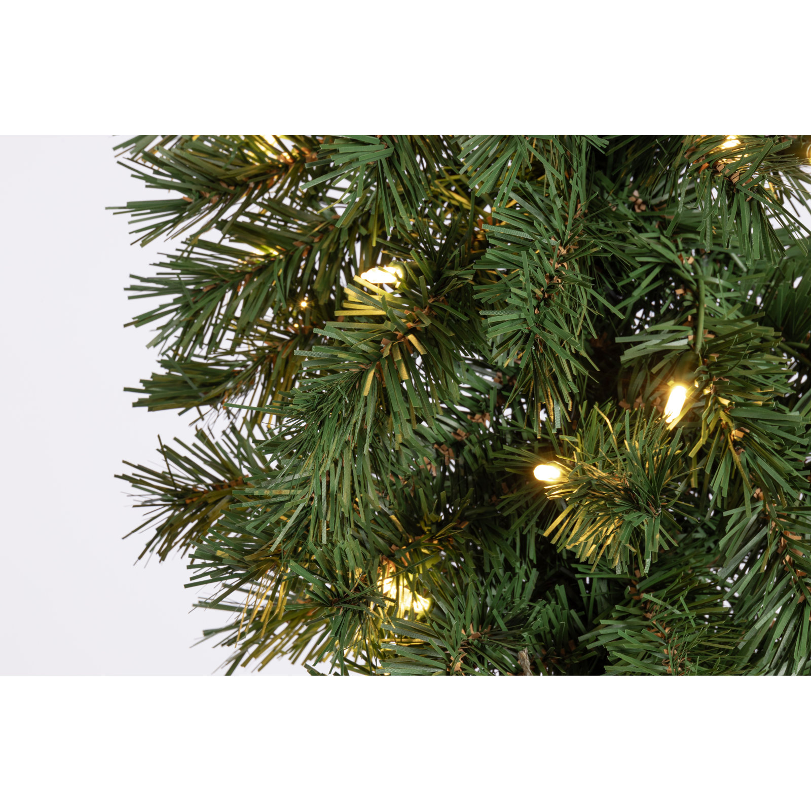 Luxurious 9 Foot Prelit Mixed Tips Garland With Flocking And Glitter