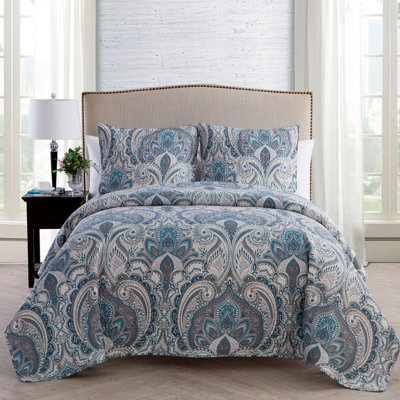 Pinsonic Lawrence 3-Piece Damask Quilt Set