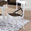 Arrangement de salle à manger rond - chaises élégantes, rangement pratique sur table élégante et 4 accents en bois blanc foncé