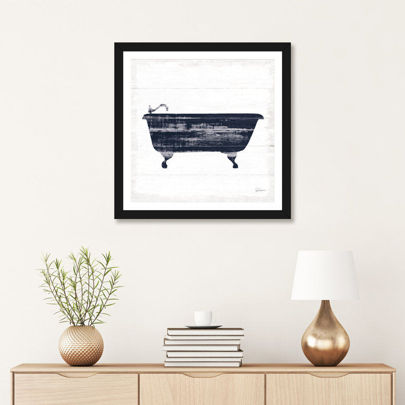 «Shiplap Bath I Navy» par Sue Schlabach - impression, H 24 po x l 24 po x p 1 po, Papier encadré noir