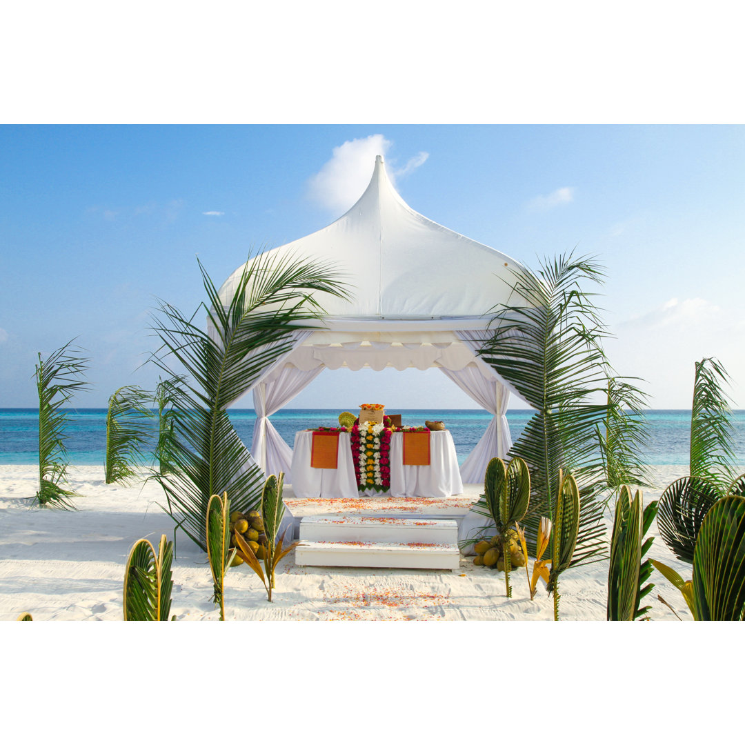 Strand-Hochzeitspavillon am Meer