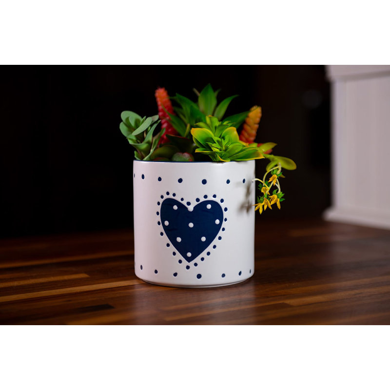 COUNTRY HEART  6.5"  FLOWER POT, 5.89" H x 6.54" W x 6.54" D