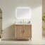 Meuble-lavabo sur pied de 91 cm (36 po) avec lavabo simple, structure en bois massif, comptoir blanc composite, armoire assemblée en usine, dosseret de comptoir, vasque carrée et quincaillerie à fermeture amortie.